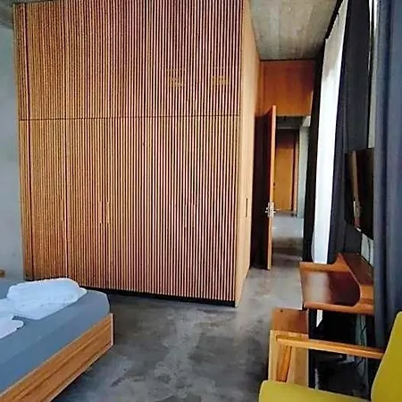 Warszawski Hotel *