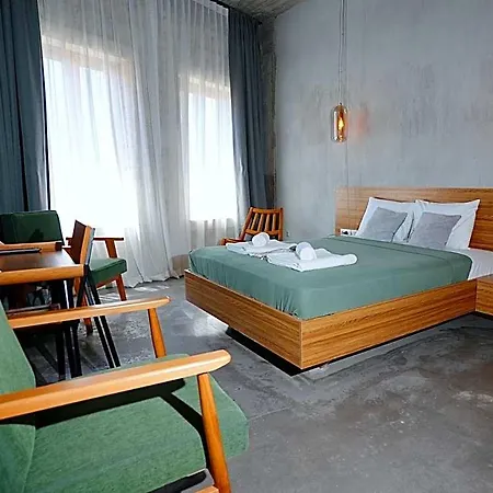 Warszawski Hotel *